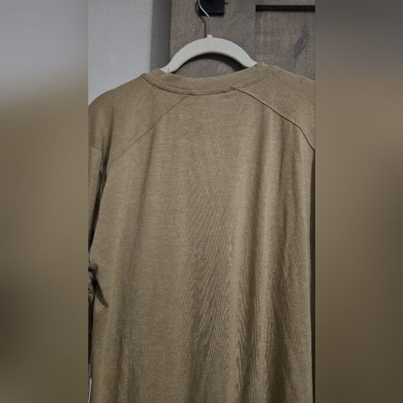 FREE FLY Men's Bamboo Flex Henley in Heathered Wheat. Size L NWT - Picture 13 of 13